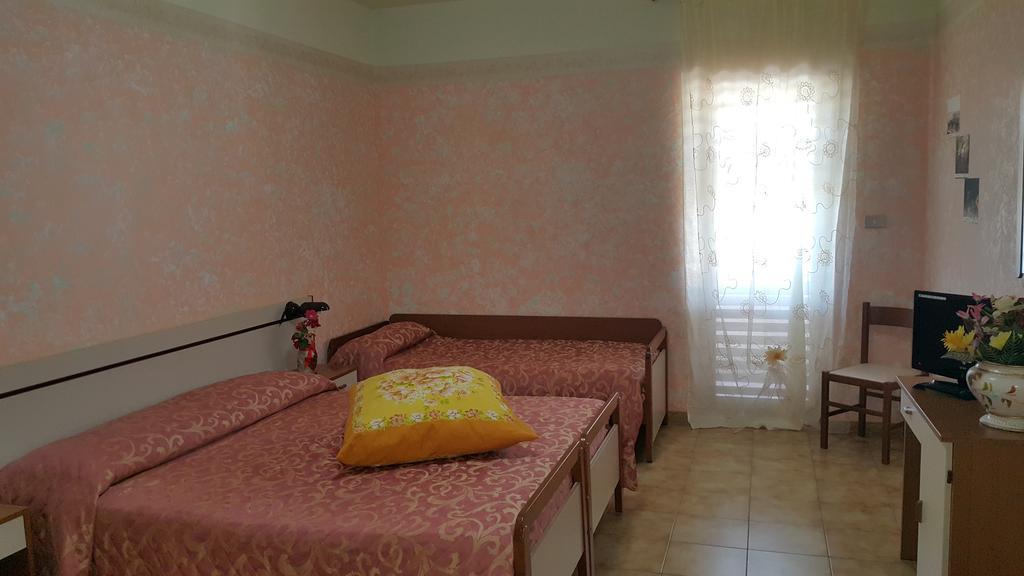 Hotel Menta E Rosmarino Monte Sant'Angelo Room photo